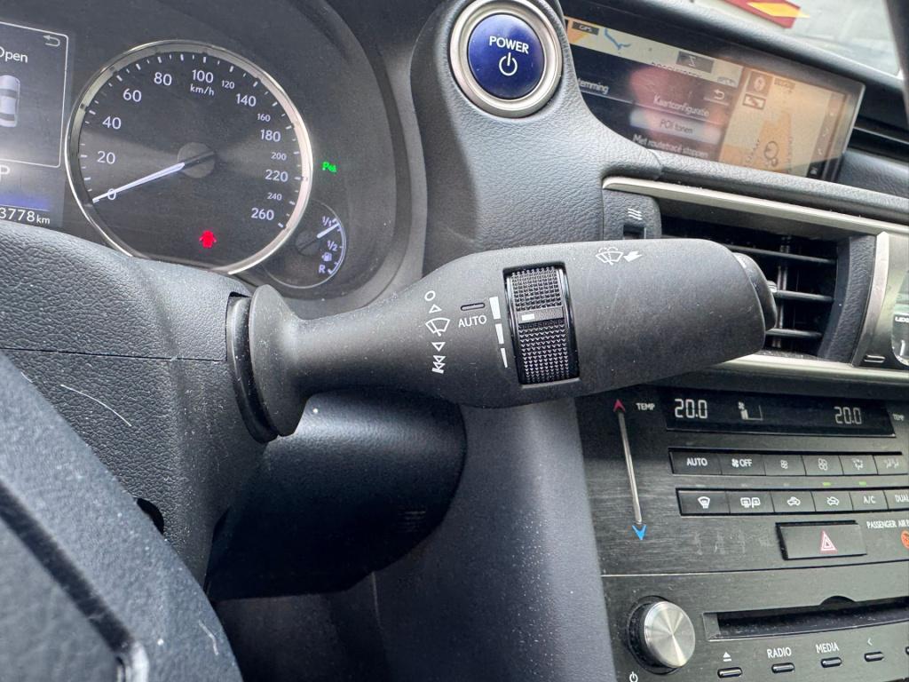 Lexus Is 300h hybrid business line