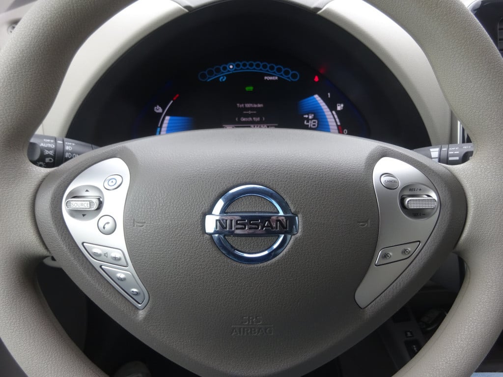 Nissan Leaf base 24 kwh climate / cruise / navi / camera / nap