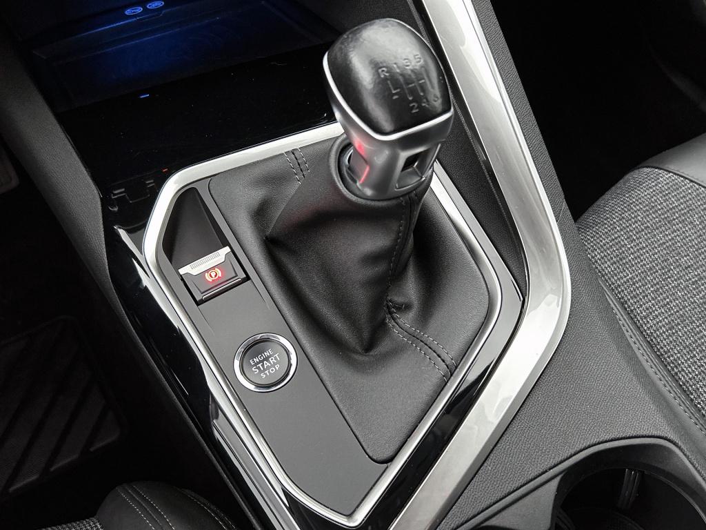 Peugeot 3008 130 pk blue lease premium | rijklaar | trekhaak