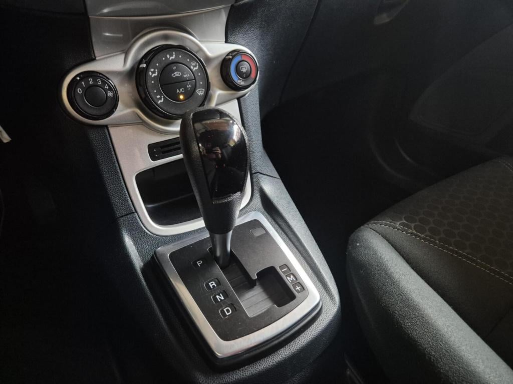 Ford Fiesta 1.4 titanium / automaat / origineel nl