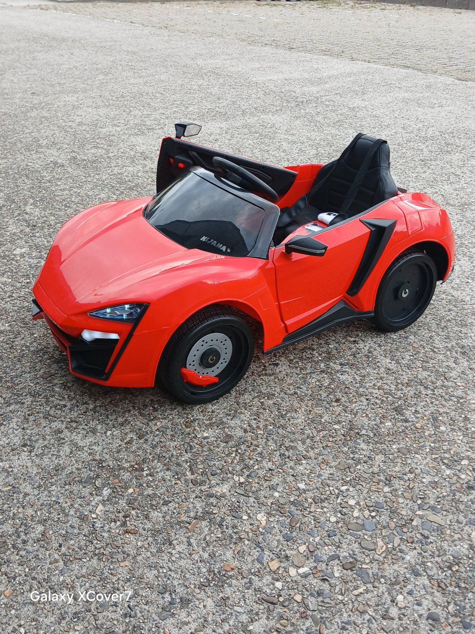 Elektrische kinderauto
