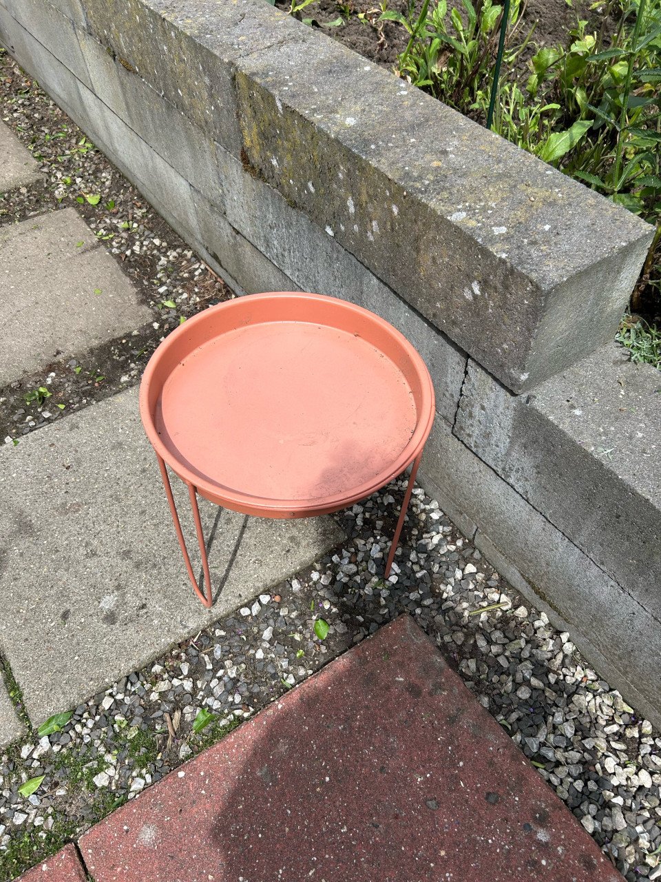 Tafeltje voor buiten (terra kleur)
