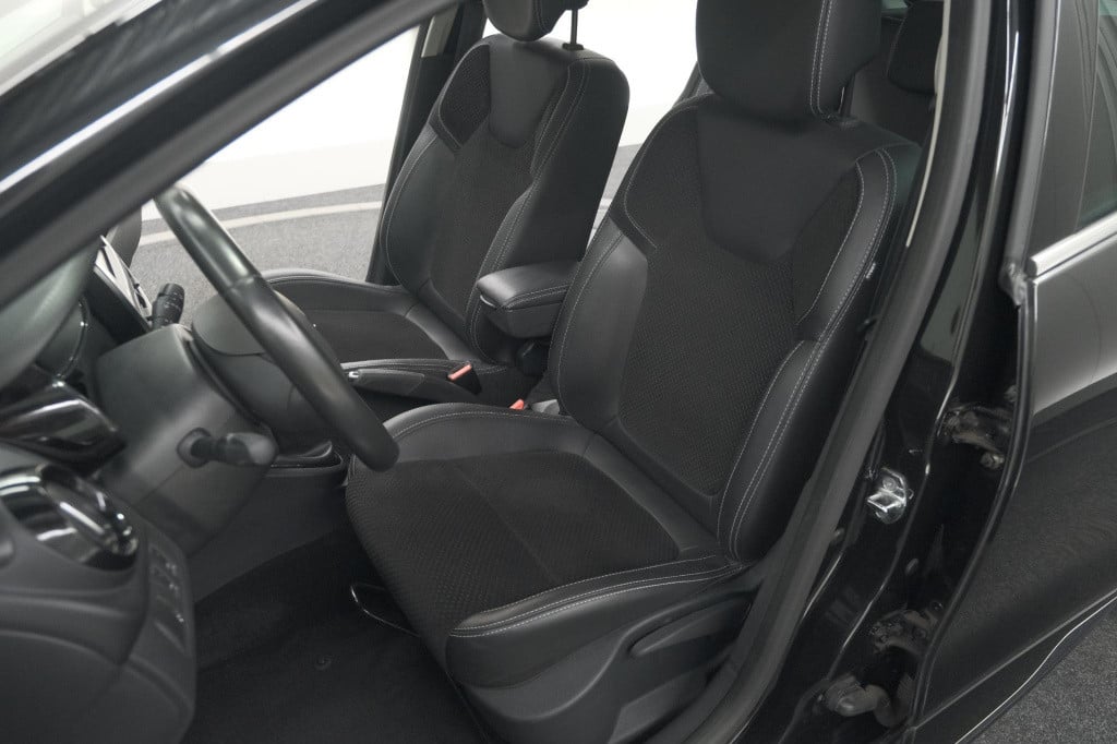 Renault Clio tce 90 intens | camera | navigatie | allseason banden | parkee