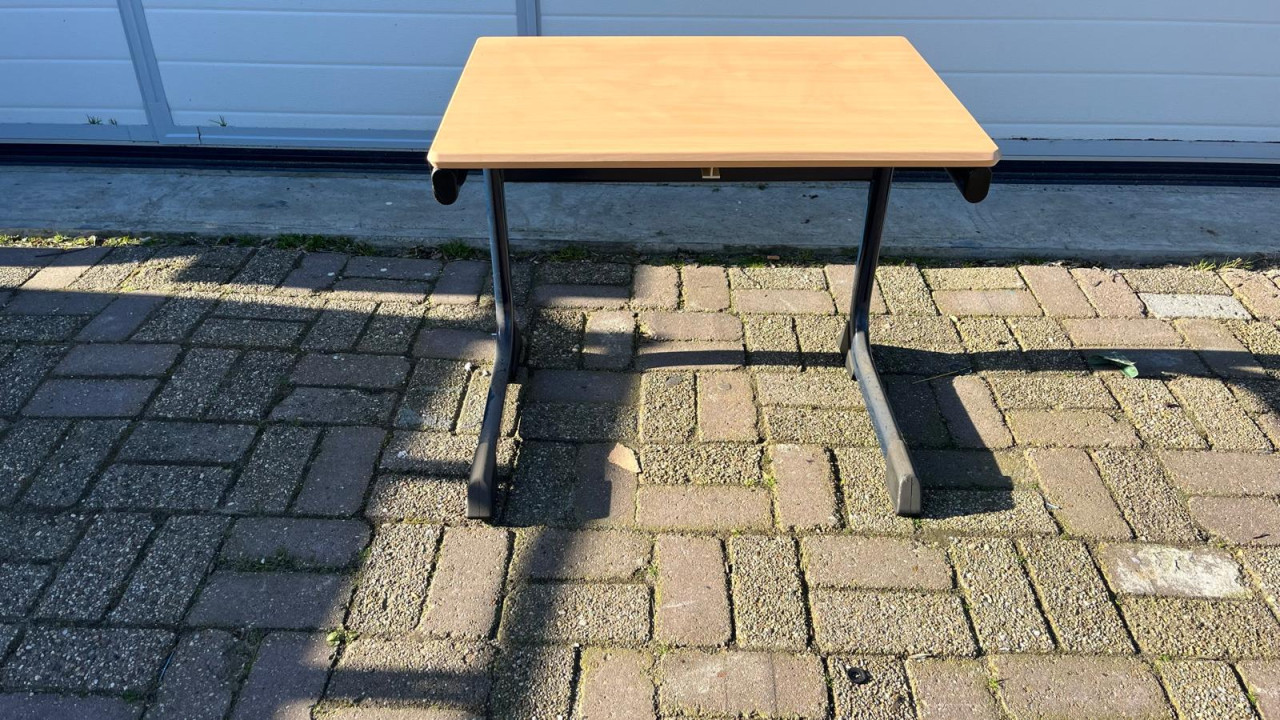 Kindermeubel , tafeltje , schooltafel