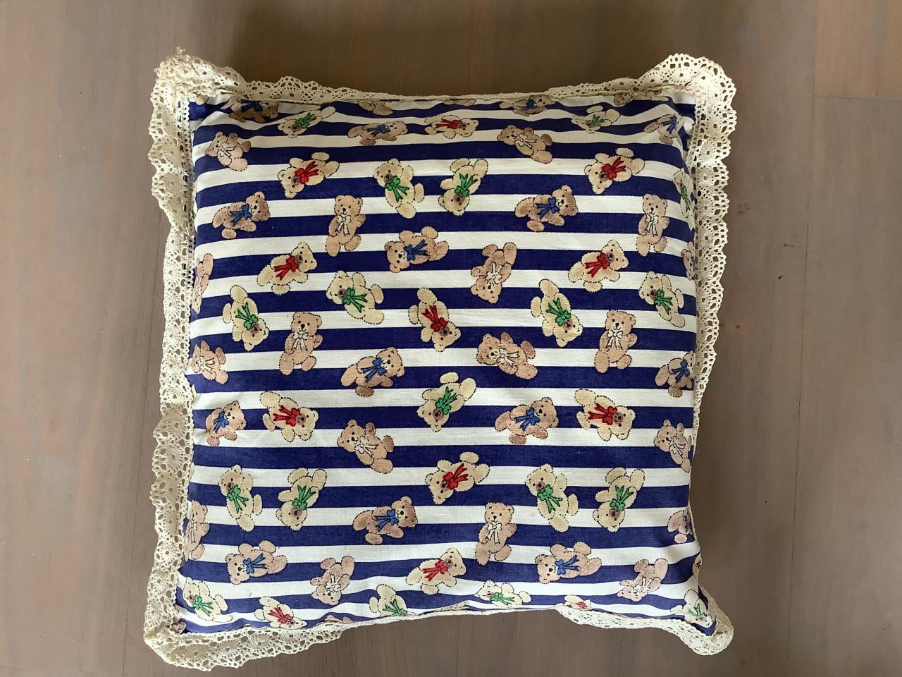 Rotan kinderstoeltje met kussentje