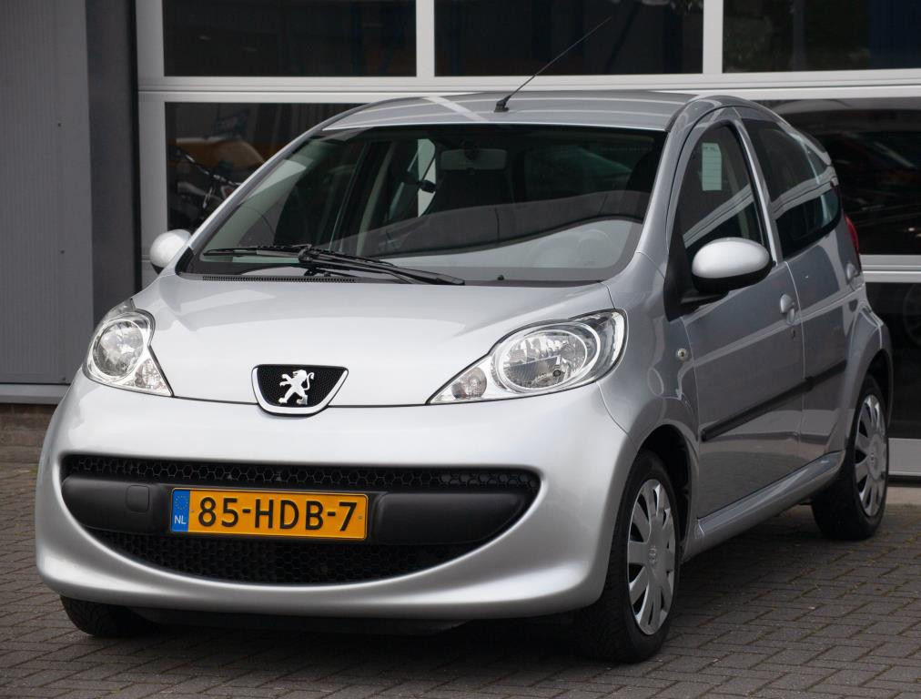 Peugeot 107 1.0-12v xs