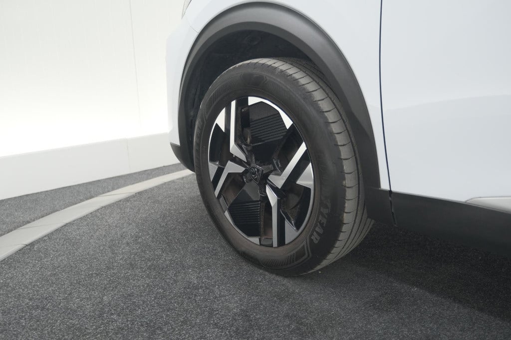 Peugeot 2008 puretech 130 eat8 gt | camera | apple carplay | parkeersensore