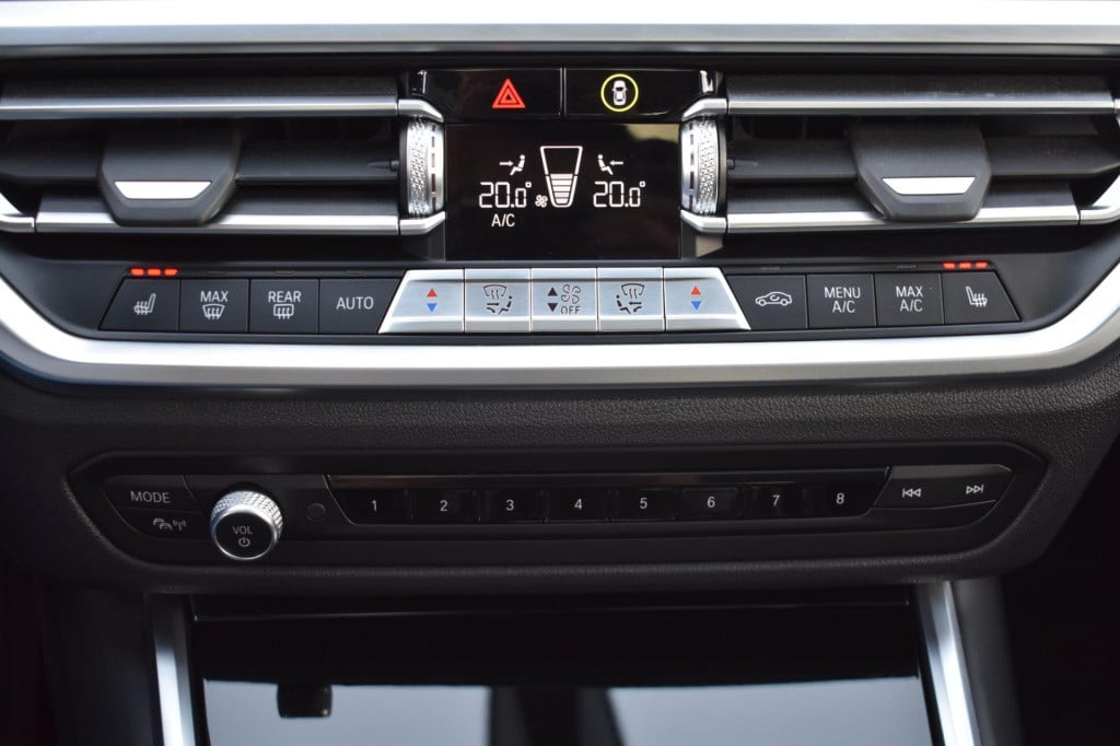 BMW 3-serie 320i high executive | harman kardon | schuif kanteldak | leder 