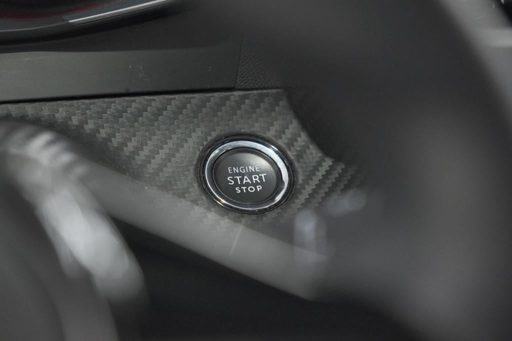 Peugeot 208 puretech 100 allure pack | parkeersensoren | apple carplay | st