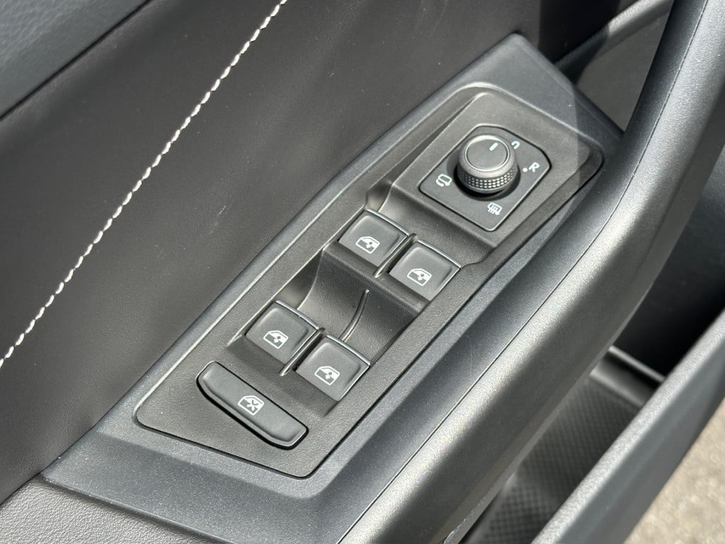 Volkswagen T-roc 1.5 tsi 150pk dsg style carplay | camera | keyless | elek.