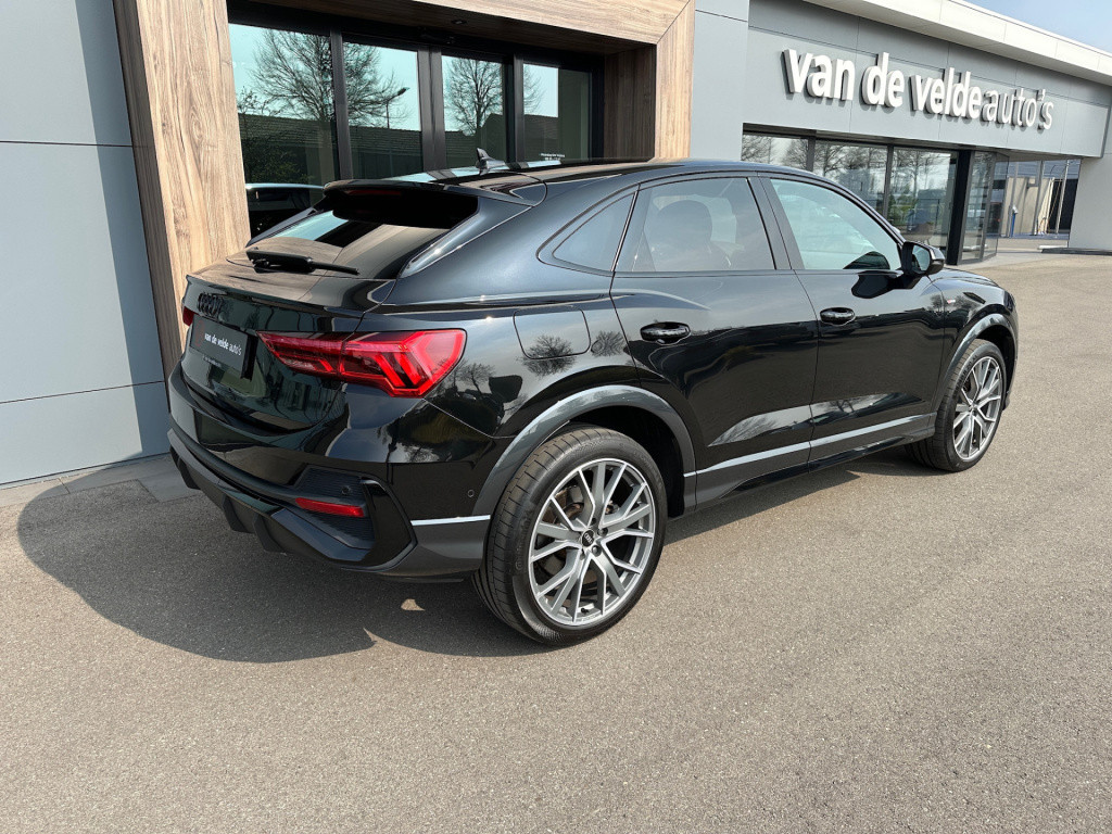 Audi Q3 sportback 45 tfsi e s-line | zwart optiek | camera | keyless | adap