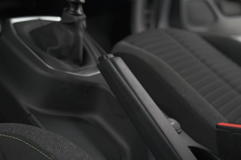 Peugeot 208 puretech 100 active | parkeersensoren | navigatie | apple carpl