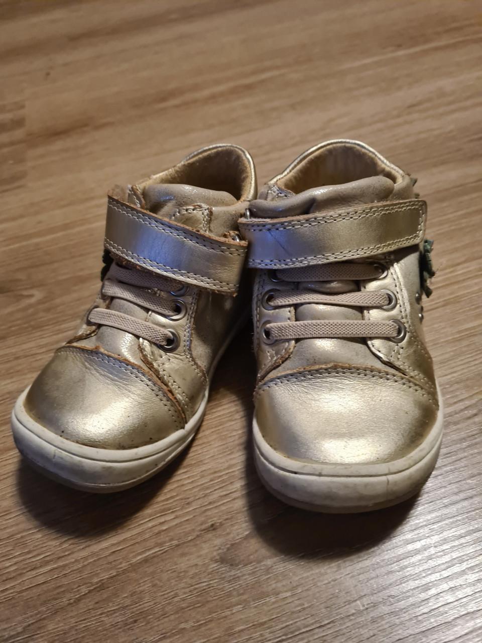 Meisjes schoenen maat 28