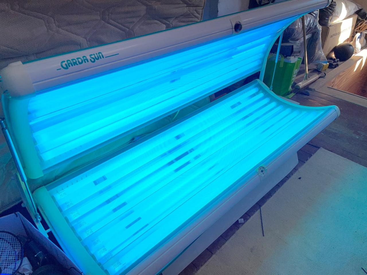 Garda Sun Softline Zonnebank met gezichtsbruiner en ventilatoren