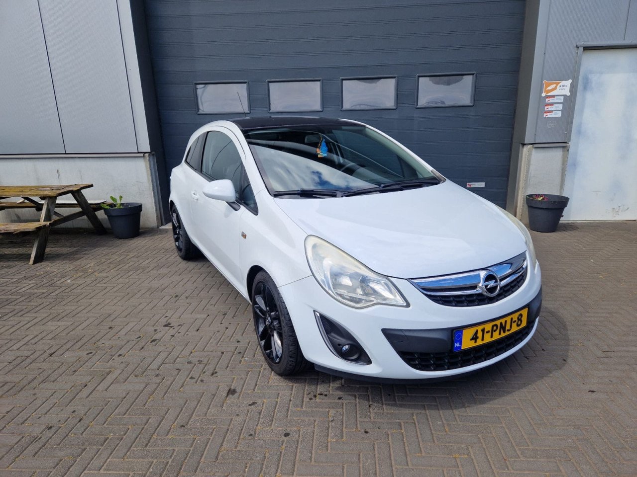 TE KOOP OPEL CORSA 1.4 16V COLOR EDITION EURO 5 ZUINIGHEIDSLABEL B