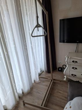 Geneva Bedgalg op vloerstatief (bedpapegaai)