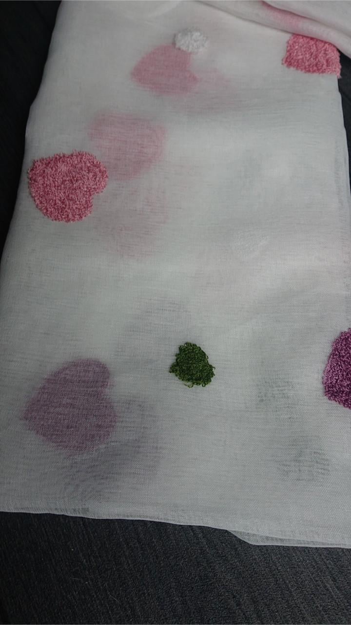 Tule gordijnen met hartjes 2 stuks (nieuw)