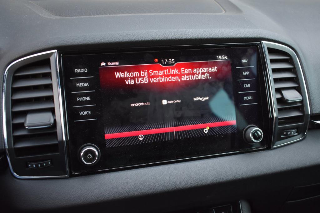 Skoda Karoq 1.5 tsi act sportline | nap | camera | stoelverwarming | apple 
