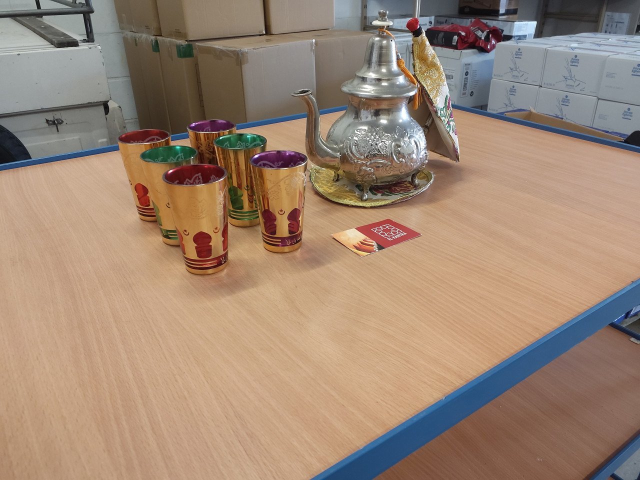 Marokkaanse theepot en glazen El kantra