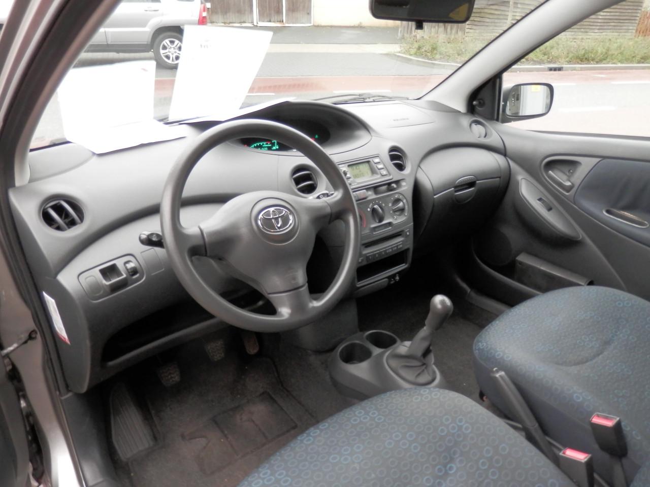 Auto Garant Biedt Aan: Toyota Yaris 1.0 Idols