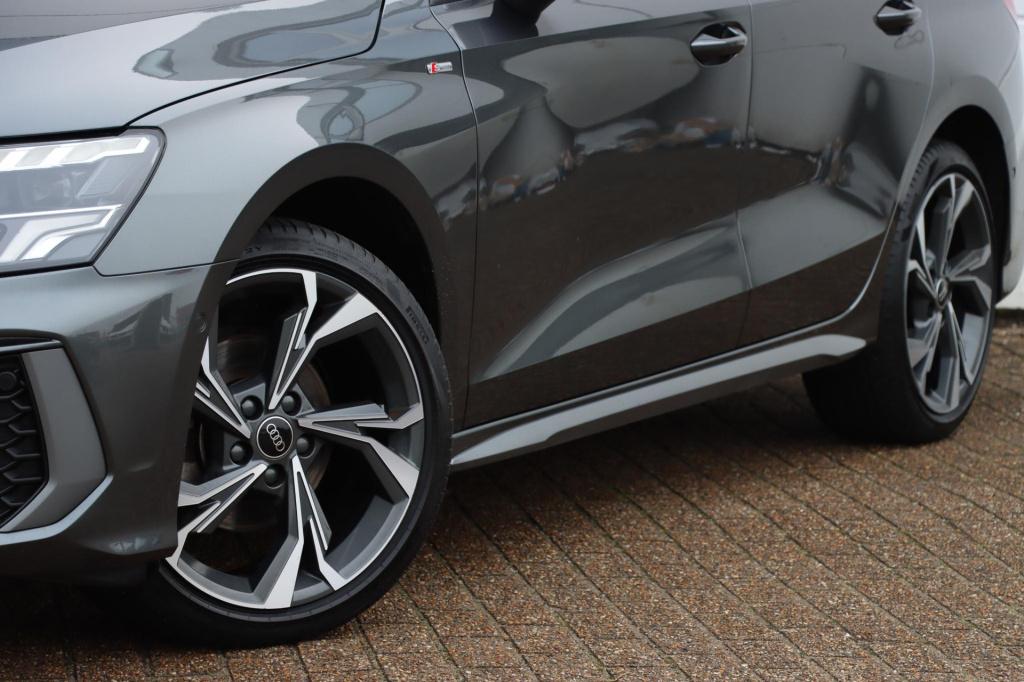 Audi A3 limousine 35 tfsi s edition 150pk
