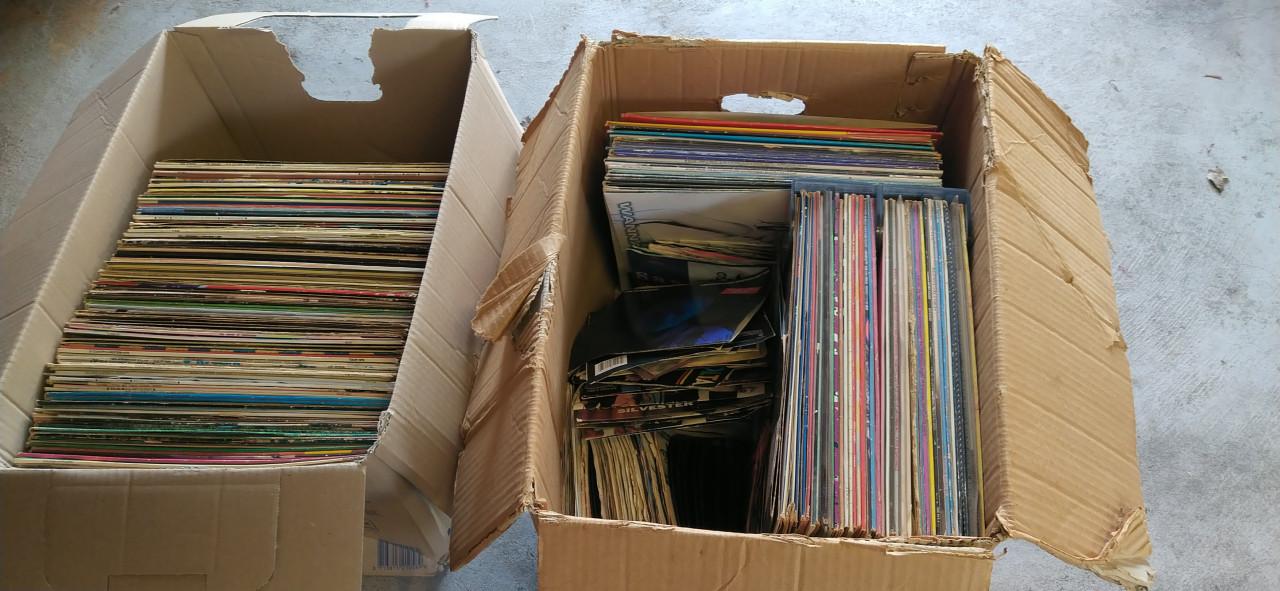 Gratis af te halen: oude LP's, singles en CD's