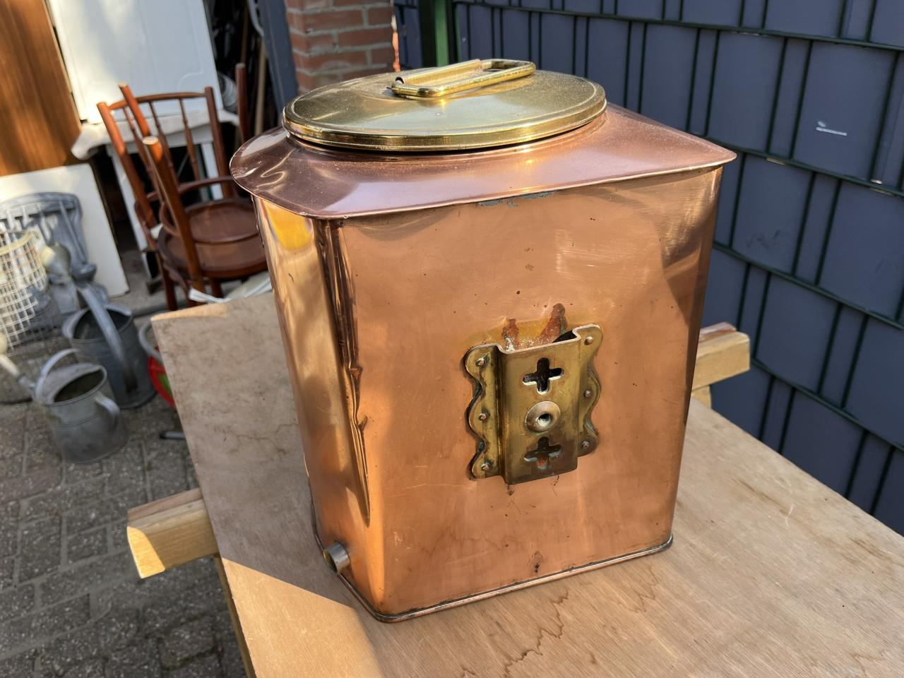 Bak - en stuurboor lampen van koper