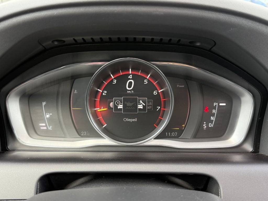 Volvo XC60 t5 245pk aut6 polar+ luxury| panodak| trekhaak| standkachel| ca