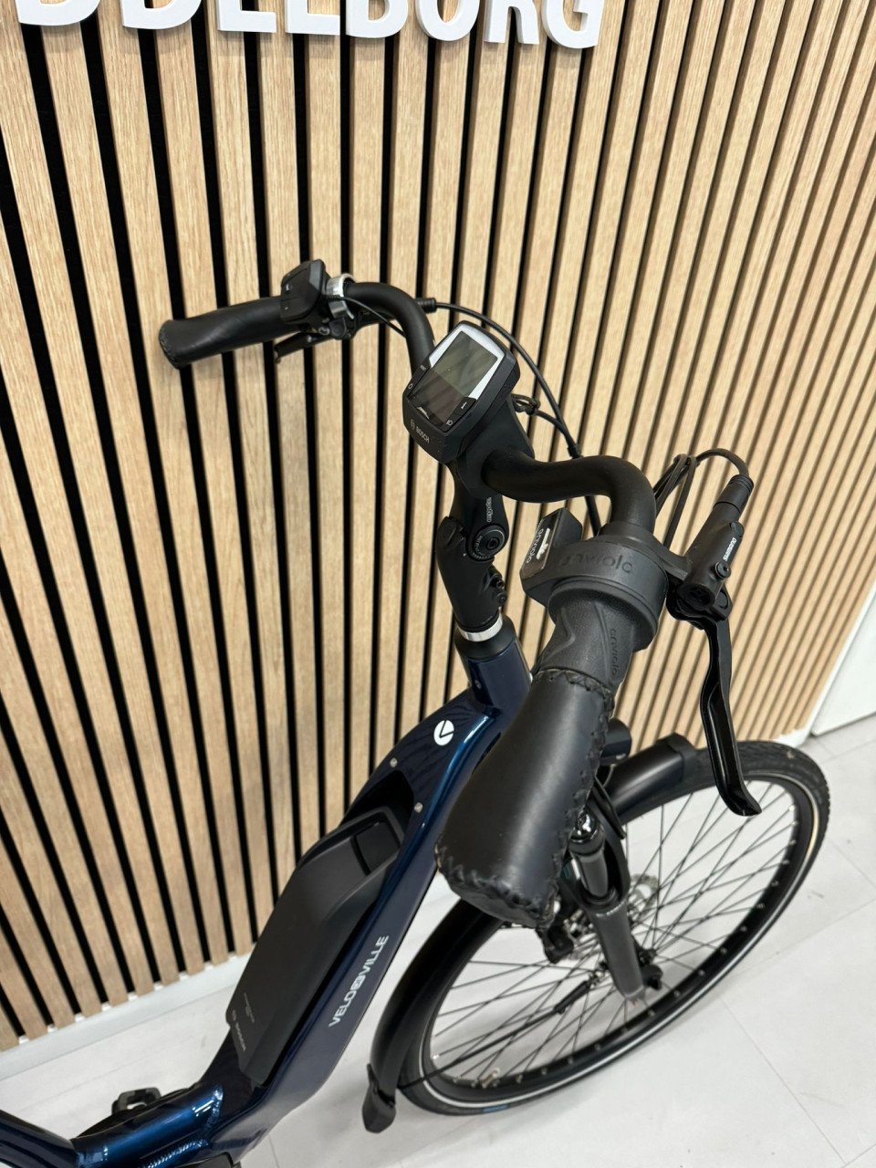 Velo De Ville AEB 400 Bosch Active Plus 500Wh Enviolo 45CM