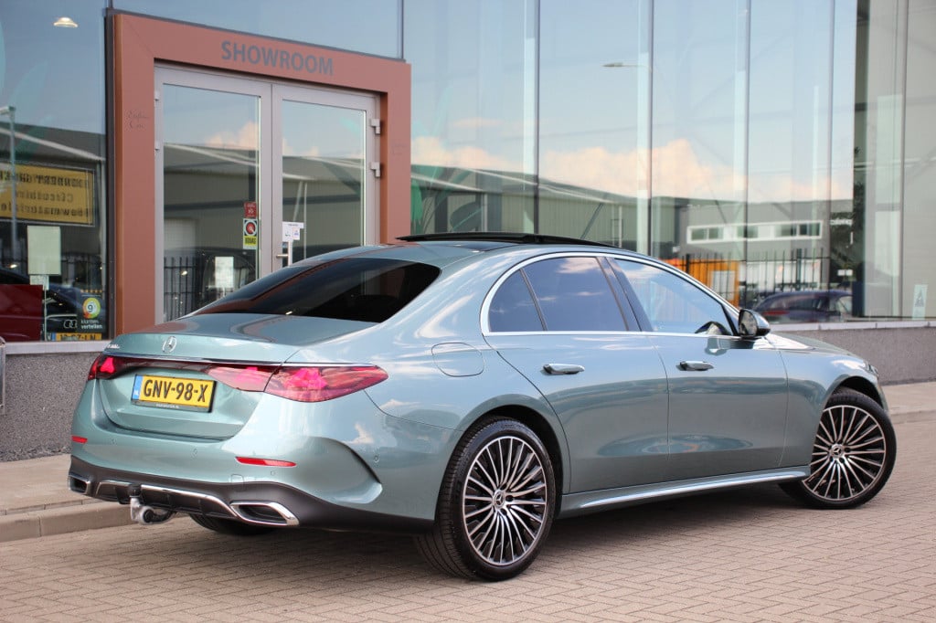 Mercedes-Benz E-Klasse 300 e amg line | superscreen | pano | burmester | 36