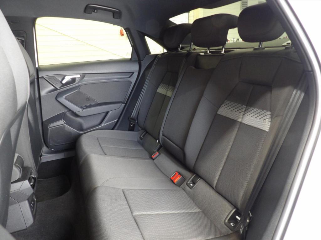 Audi A3 35 tfsi 150pk s tronic s line edition