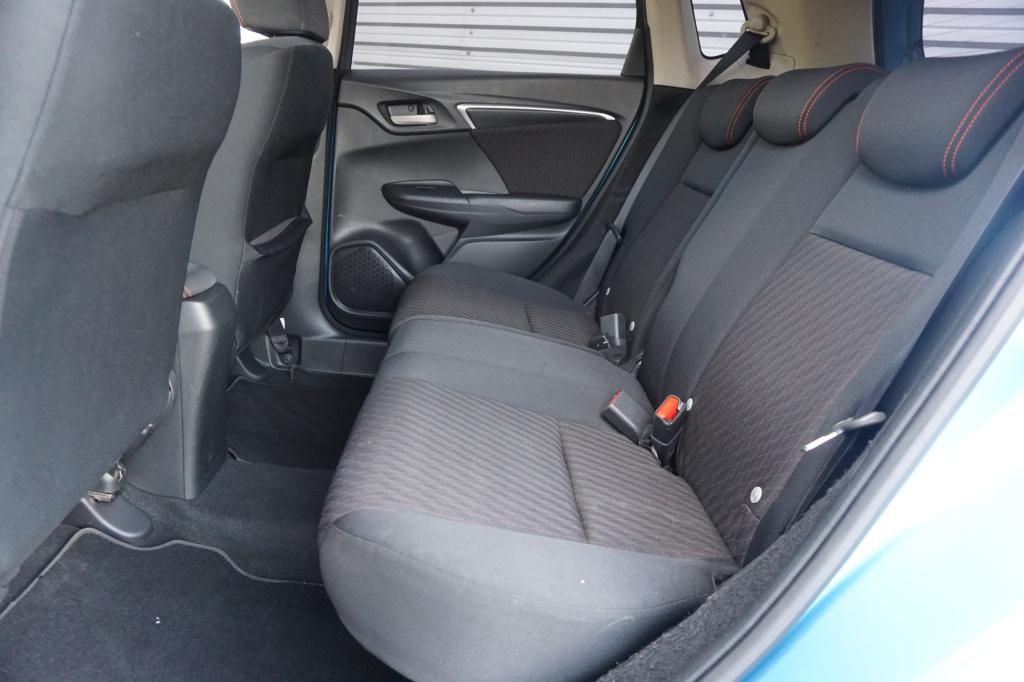 Honda Jazz 1.5 i-vtec dynamic airco / navi / cruise / stoelverw. / dab / ca