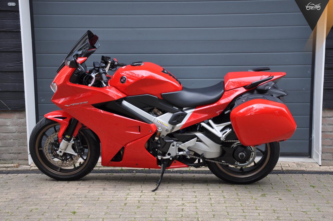 Honda VFR 800 F ABS koffers, handvatverwarming