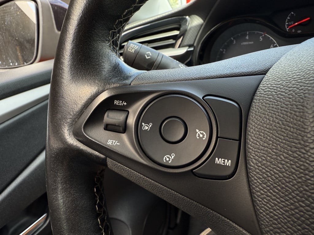 Opel Corsa 1.2 turbo edition // 100pk // led koplampen //
