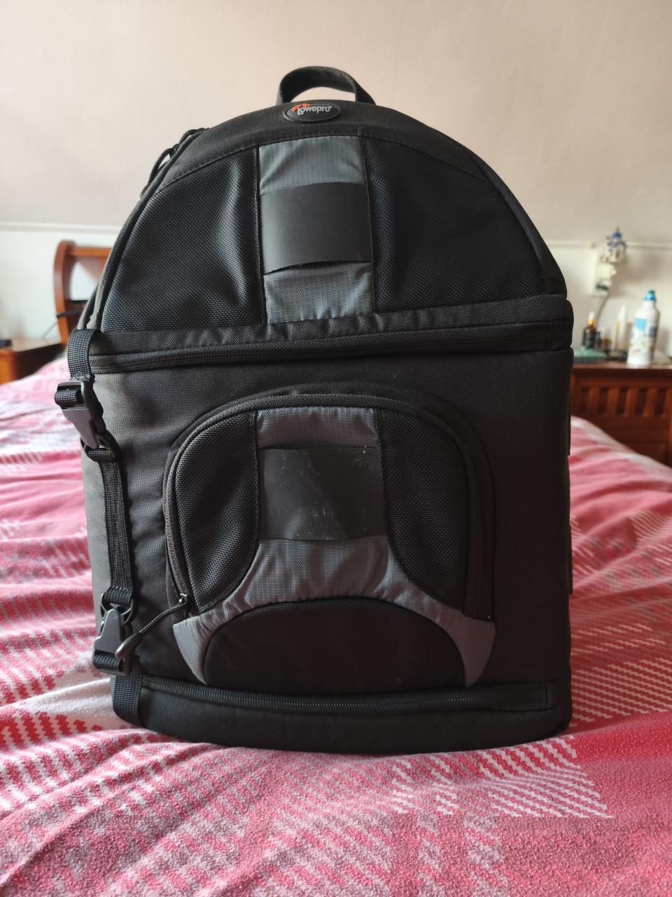 Te koop aangeboden Sony A77 Spiegelreflex Camera.