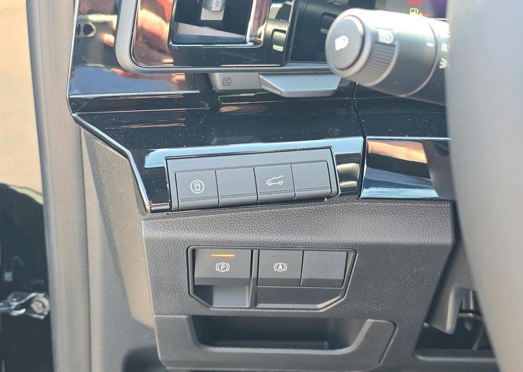 Renault Espace e-tech full hybrid 200 esprit alpine 5p. - pack around view 