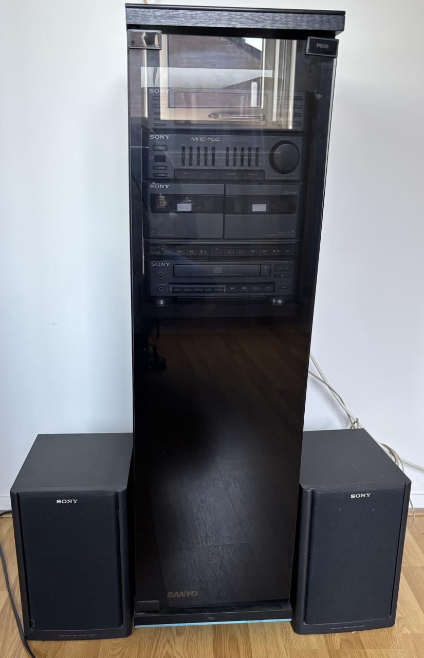 Stereo met kast