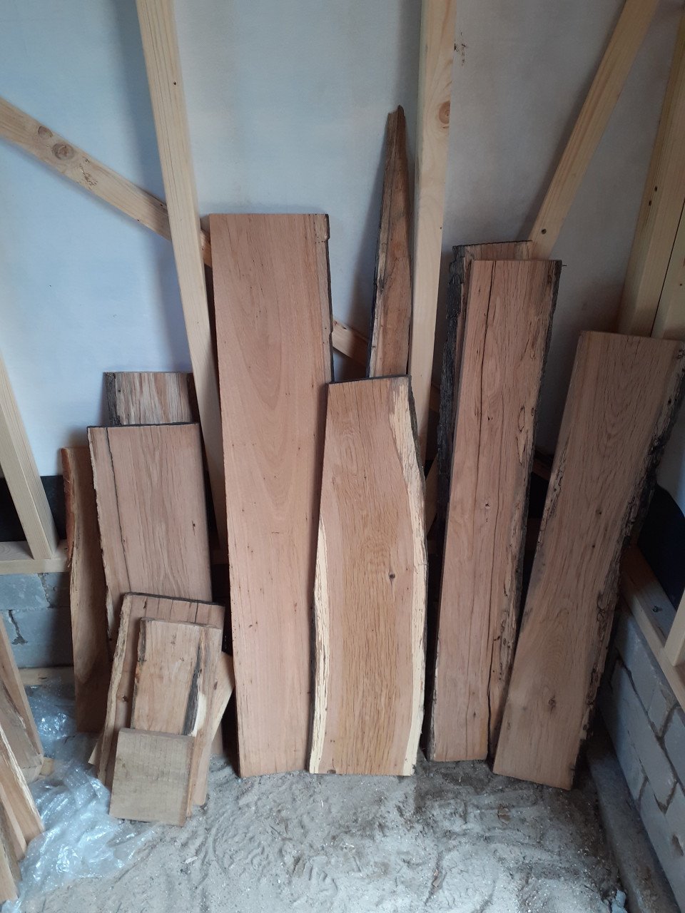 Te koop: stukken eikenhout.  Planken,  Schaaldelen.
