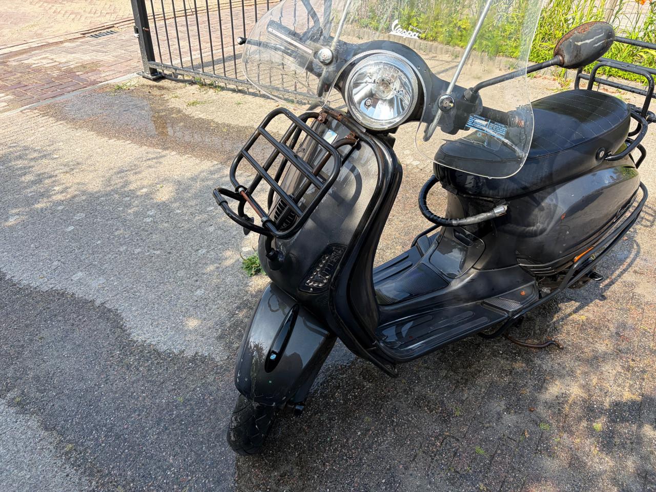 Vespa Piaggio LX 50 C38 - Blauw kenteken - Loop/sloop