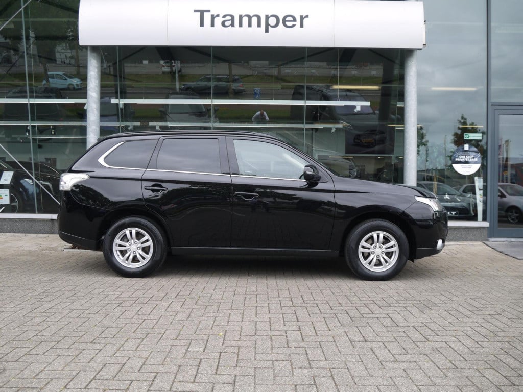 Mitsubishi Outlander 2.0 intense|trekhaak|rijklaar