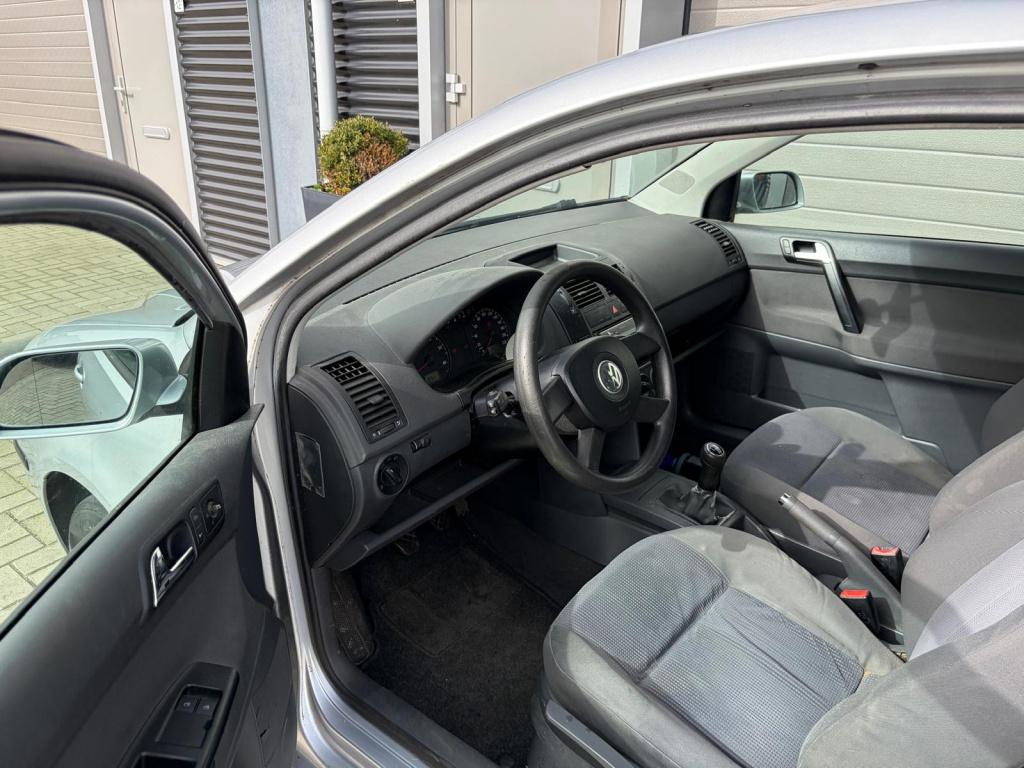 Volkswagen Polo 1.4-16v comfortline/jaar apk/airco/cruise control/