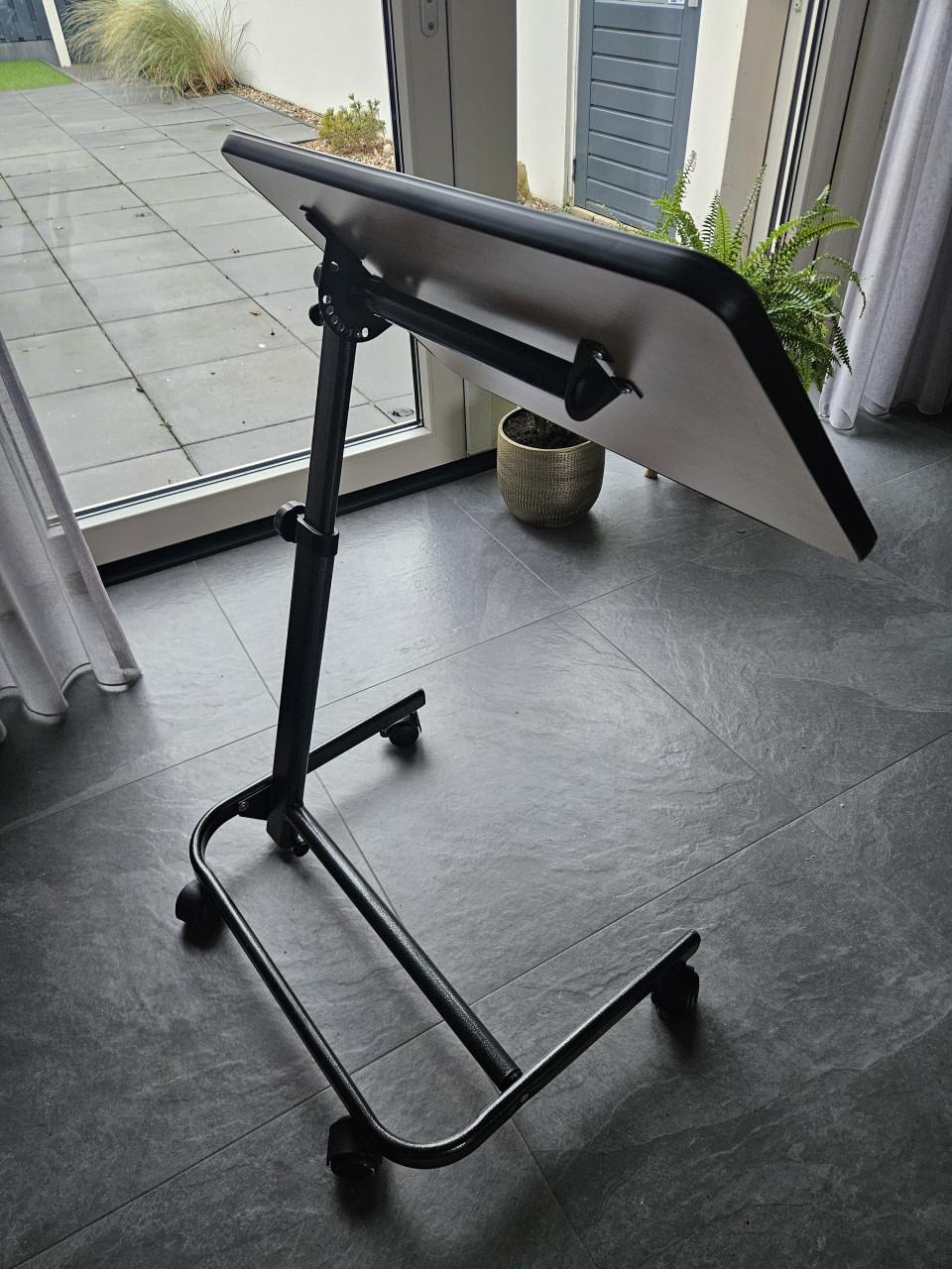 Verstelbaar bedtafeltje