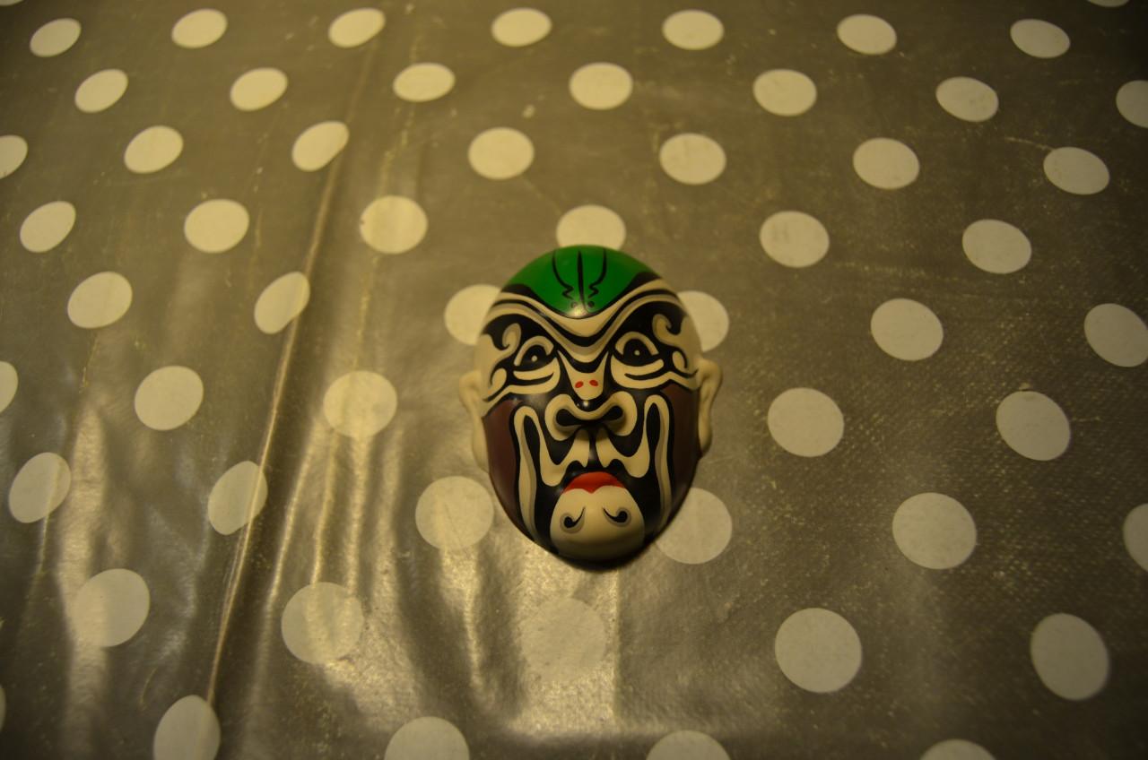 Klein gipsen Chinees maskertje