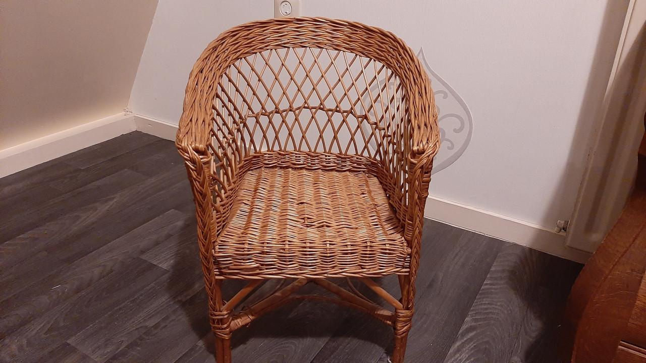 Rotan kinderstoeltje