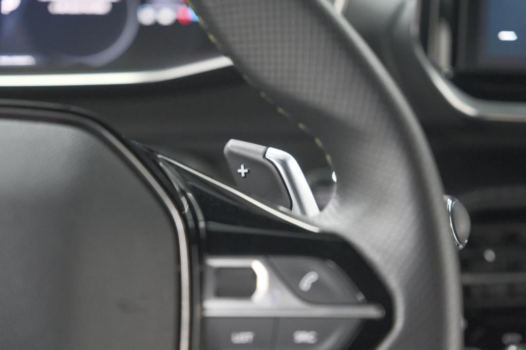 Peugeot 2008 puretech 130 eat8 gt | 360 camera | stoelmassage | adaptieve c