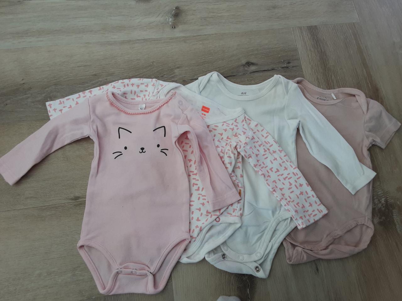 4 leuke rompertjes  mt 62