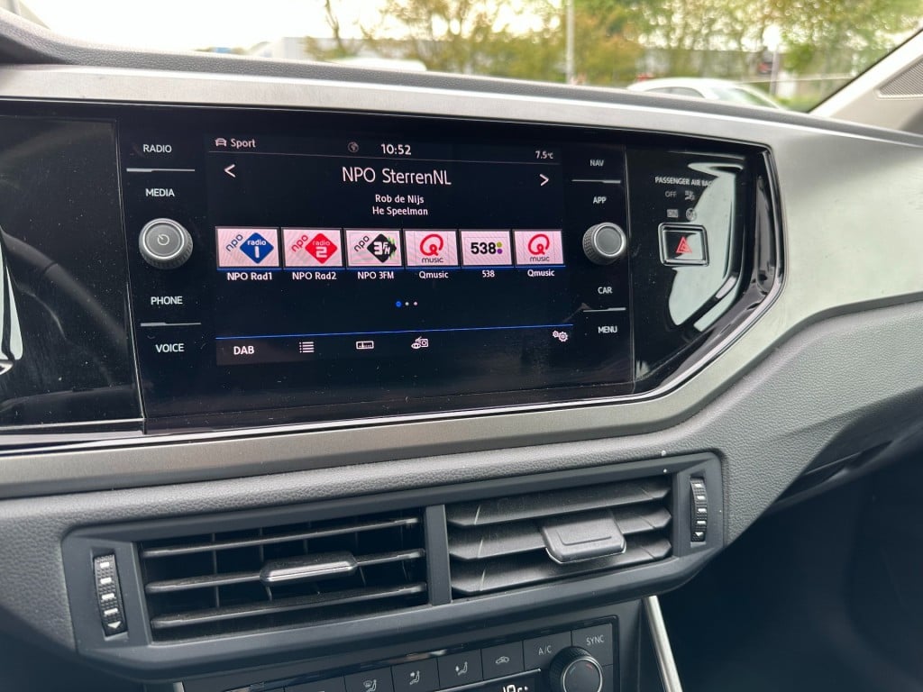 Volkswagen Polo 1.0 tsi comfortline business r-line camera virtual cockpit 