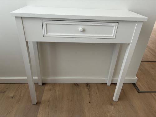 Zijtafeltje, wit. 80x20x78
