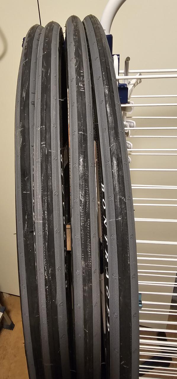 8 stuks Bontranger racefietsbuitenbanden