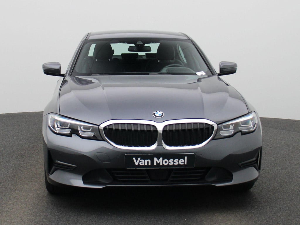 BMW 3-serie 330e | automaat | navigatie | half-leer | adaptive cruise contr